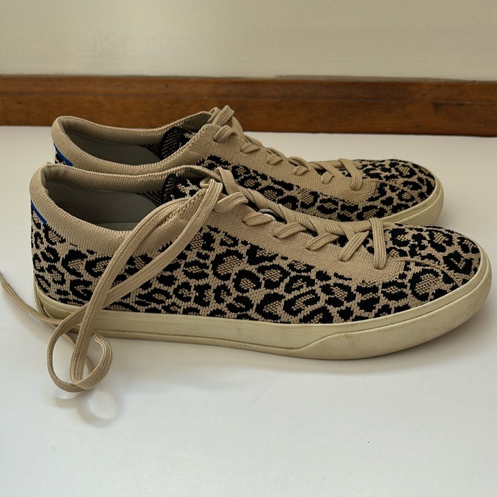 Rothy’s the Lace Up Sneaker in Little Desert Cat